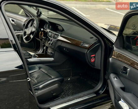 Мерседес Е-Класс 2012 в Умани на Automoto.ua Черный Мерседес Е-Класс, объемом двигателя 2.2 л и пробегом 345 тыс. км за 11451 $, фото 13 на Automoto.ua