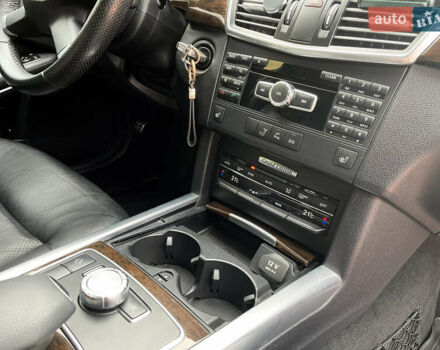 Черный Мерседес Е-Класс, объемом двигателя 2.14 л и пробегом 255 тыс. км за 14500 $, фото 78 на Automoto.ua