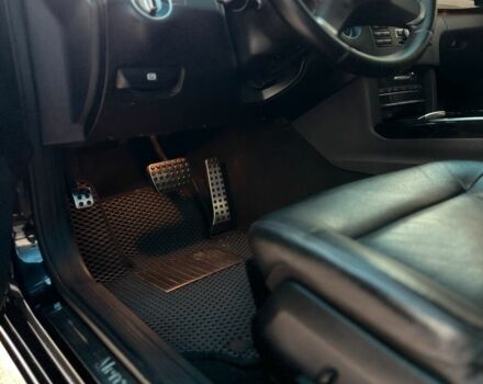 Черный Мерседес Е-Класс, объемом двигателя 2.1 л и пробегом 400 тыс. км за 301 $, фото 4 на Automoto.ua