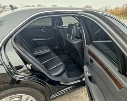 Черный Мерседес Е-Класс, объемом двигателя 1.8 л и пробегом 224 тыс. км за 10500 $, фото 14 на Automoto.ua