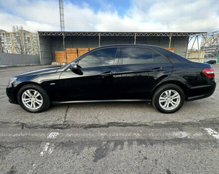Чорний Мерседес Е-Клас, об'ємом двигуна 1.8 л та пробігом 255 тис. км за 10000 $, фото 4 на Automoto.ua