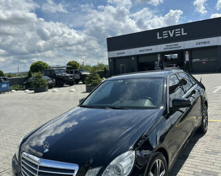 Мерседес Е-Класс 2012 в Хусте на Automoto.ua Черный Мерседес Е-Класс, объемом двигателя 1.8 л и пробегом 260 тыс. км за 13850 $, фото 8 на Automoto.ua