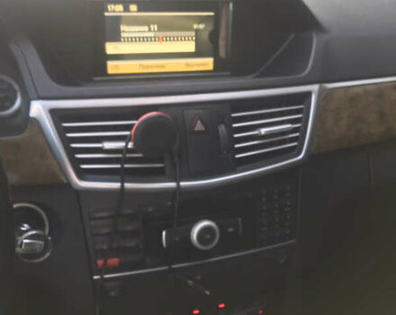 Черный Мерседес Е-Класс, объемом двигателя 1.8 л и пробегом 330 тыс. км за 8999 $, фото 12 на Automoto.ua