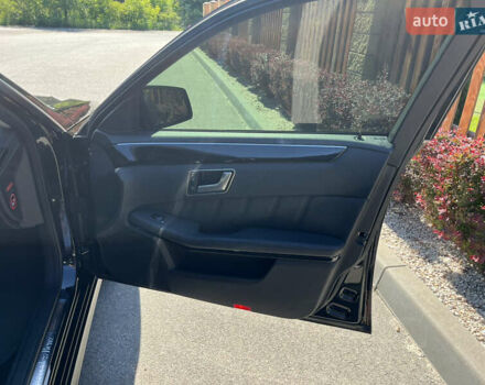 Чорний Мерседес Е-Клас, об'ємом двигуна 2.14 л та пробігом 334 тис. км за 13000 $, фото 6 на Automoto.ua