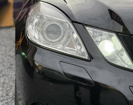 Черный Мерседес Е-Класс, объемом двигателя 2.2 л и пробегом 340 тыс. км за 12500 $, фото 9 на Automoto.ua