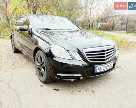 Черный Мерседес Е-Класс, объемом двигателя 2.14 л и пробегом 309 тыс. км за 15000 $, фото 24 на Automoto.ua