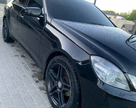 Черный Мерседес Е-Класс, объемом двигателя 2.2 л и пробегом 370 тыс. км за 12700 $, фото 3 на Automoto.ua
