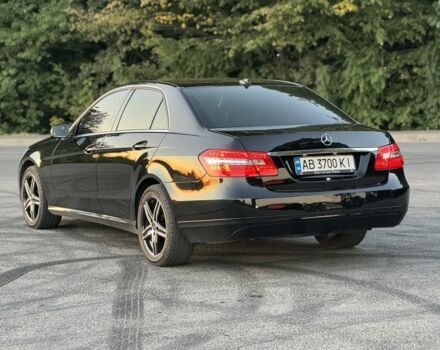 Черный Мерседес Е-Класс, объемом двигателя 2.2 л и пробегом 210 тыс. км за 15000 $, фото 7 на Automoto.ua