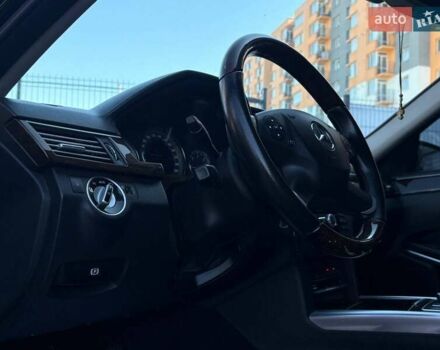 Черный Мерседес Е-Класс, объемом двигателя 2.1 л и пробегом 250 тыс. км за 12000 $, фото 9 на Automoto.ua