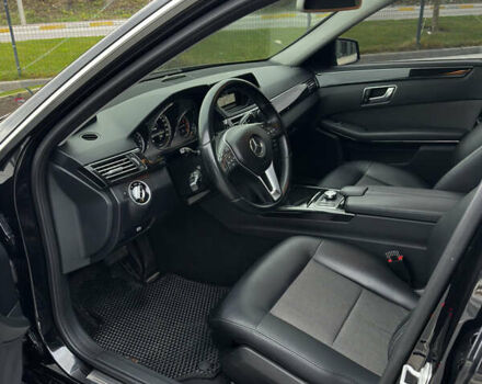Черный Мерседес Е-Класс, объемом двигателя 2.2 л и пробегом 291 тыс. км за 13000 $, фото 10 на Automoto.ua