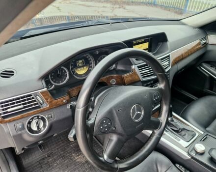 Черный Мерседес Е-Класс, объемом двигателя 1.8 л и пробегом 224 тыс. км за 10500 $, фото 10 на Automoto.ua