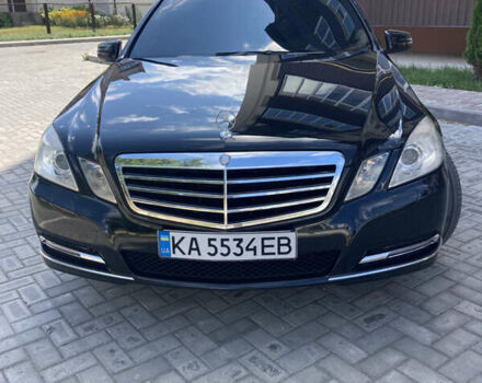 Черный Мерседес Е-Класс, объемом двигателя 1.8 л и пробегом 340 тыс. км за 10000 $, фото 9 на Automoto.ua