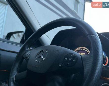 Черный Мерседес Е-Класс, объемом двигателя 2.14 л и пробегом 283 тыс. км за 12850 $, фото 28 на Automoto.ua