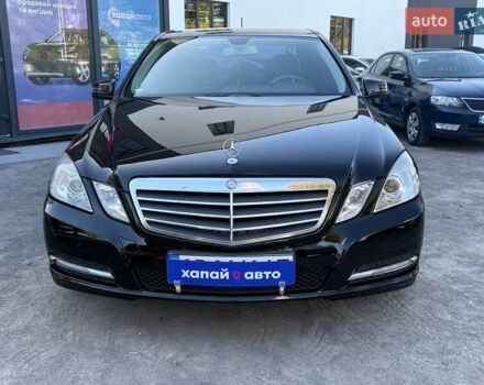 Черный Мерседес Е-Класс, объемом двигателя 2.1 л и пробегом 250 тыс. км за 12000 $, фото 1 на Automoto.ua