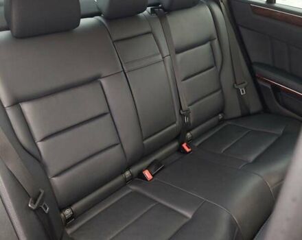 Черный Мерседес Е-Класс, объемом двигателя 3.5 л и пробегом 243 тыс. км за 16000 $, фото 16 на Automoto.ua