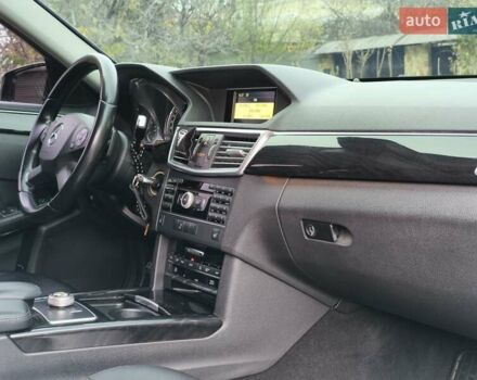 Черный Мерседес Е-Класс, объемом двигателя 2.99 л и пробегом 293 тыс. км за 13500 $, фото 29 на Automoto.ua