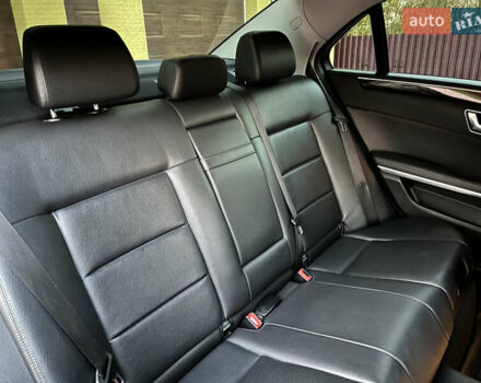 Черный Мерседес Е-Класс, объемом двигателя 2.14 л и пробегом 255 тыс. км за 14500 $, фото 13 на Automoto.ua