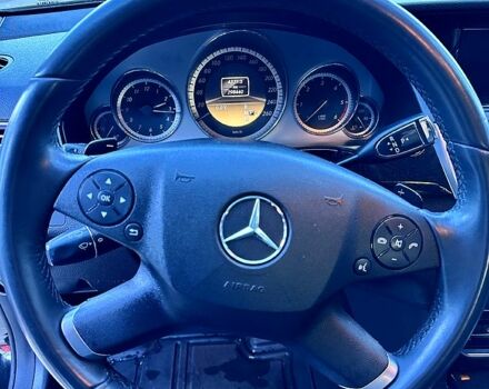 Черный Мерседес Е-Класс, объемом двигателя 2.1 л и пробегом 298 тыс. км за 14000 $, фото 6 на Automoto.ua