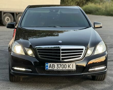 Черный Мерседес Е-Класс, объемом двигателя 2.2 л и пробегом 210 тыс. км за 15000 $, фото 4 на Automoto.ua