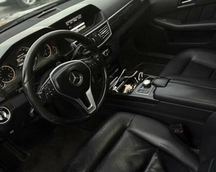 Черный Мерседес Е-Класс, объемом двигателя 2.2 л и пробегом 340 тыс. км за 12500 $, фото 31 на Automoto.ua