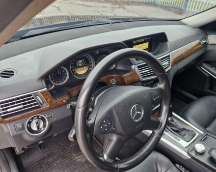 Черный Мерседес Е-Класс, объемом двигателя 1.8 л и пробегом 223 тыс. км за 9800 $, фото 10 на Automoto.ua