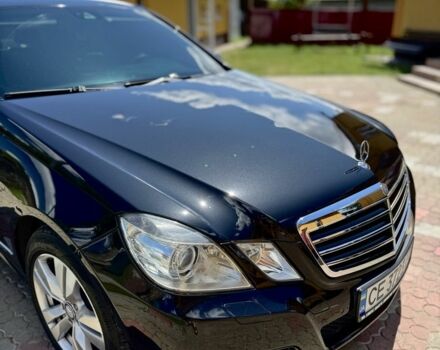 Черный Мерседес Е-Класс, объемом двигателя 2.1 л и пробегом 400 тыс. км за 301 $, фото 1 на Automoto.ua