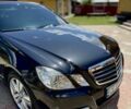 Черный Мерседес Е-Класс, объемом двигателя 2.1 л и пробегом 400 тыс. км за 301 $, фото 1 на Automoto.ua