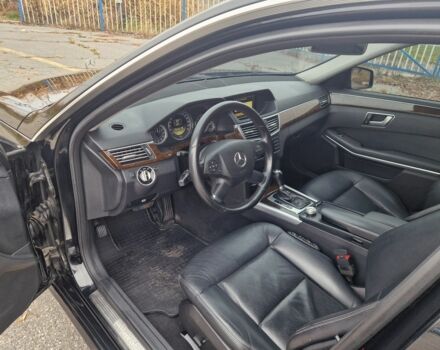 Черный Мерседес Е-Класс, объемом двигателя 1.8 л и пробегом 223 тыс. км за 9800 $, фото 8 на Automoto.ua