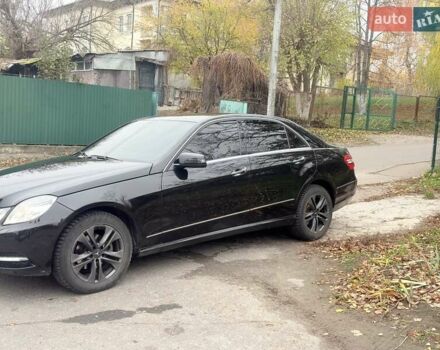 Черный Мерседес Е-Класс, объемом двигателя 2.14 л и пробегом 309 тыс. км за 15000 $, фото 13 на Automoto.ua