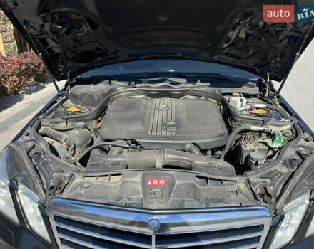 Чорний Мерседес Е-Клас, об'ємом двигуна 2.14 л та пробігом 334 тис. км за 13000 $, фото 15 на Automoto.ua