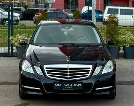 Черный Мерседес Е-Класс, объемом двигателя 1.8 л и пробегом 117 тыс. км за 13500 $, фото 5 на Automoto.ua
