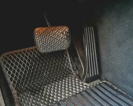 Черный Мерседес Е-Класс, объемом двигателя 1.8 л и пробегом 270 тыс. км за 11800 $, фото 27 на Automoto.ua