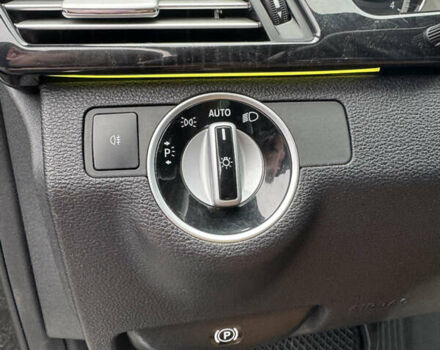 Черный Мерседес Е-Класс, объемом двигателя 2.2 л и пробегом 333 тыс. км за 13600 $, фото 18 на Automoto.ua