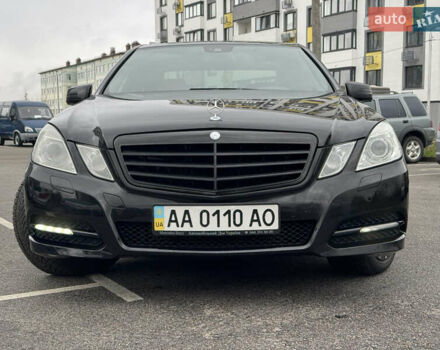 Черный Мерседес Е-Класс, объемом двигателя 2.2 л и пробегом 333 тыс. км за 13600 $, фото 6 на Automoto.ua