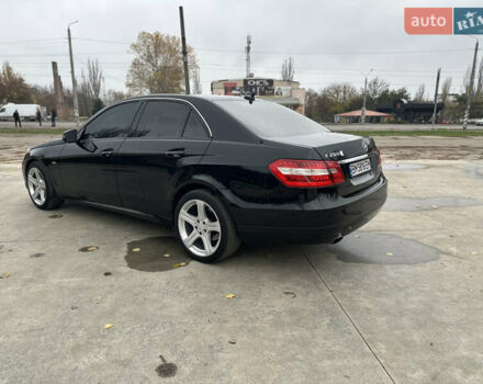 Черный Мерседес Е-Класс, объемом двигателя 1.8 л и пробегом 257 тыс. км за 12500 $, фото 2 на Automoto.ua
