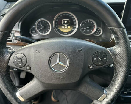 Черный Мерседес Е-Класс, объемом двигателя 1.8 л и пробегом 255 тыс. км за 10000 $, фото 10 на Automoto.ua