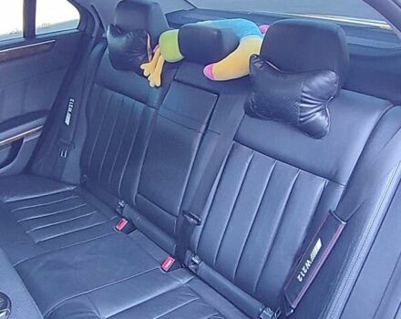 Мерседес Е-Класс 2012 в Умани на Automoto.ua Черный Мерседес Е-Класс, объемом двигателя 2.1 л и пробегом 338 тыс. км за 10999 $, фото 13 на Automoto.ua