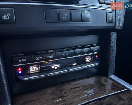 Черный Мерседес Е-Класс, объемом двигателя 2.14 л и пробегом 283 тыс. км за 12850 $, фото 25 на Automoto.ua