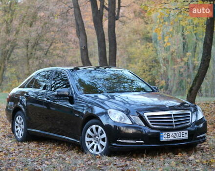 Черный Мерседес Е-Класс, объемом двигателя 2.1 л и пробегом 223 тыс. км за 14600 $, фото 6 на Automoto.ua