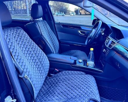 Черный Мерседес Е-Класс, объемом двигателя 2.1 л и пробегом 298 тыс. км за 14000 $, фото 5 на Automoto.ua