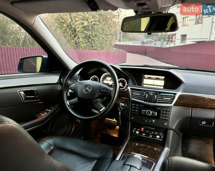 Черный Мерседес Е-Класс, объемом двигателя 2.14 л и пробегом 255 тыс. км за 14500 $, фото 32 на Automoto.ua