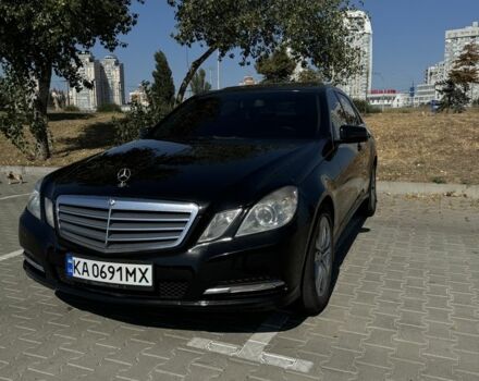 Черный Мерседес Е-Класс, объемом двигателя 2.1 л и пробегом 293 тыс. км за 12000 $, фото 1 на Automoto.ua