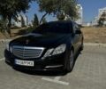 Черный Мерседес Е-Класс, объемом двигателя 2.1 л и пробегом 293 тыс. км за 12000 $, фото 1 на Automoto.ua