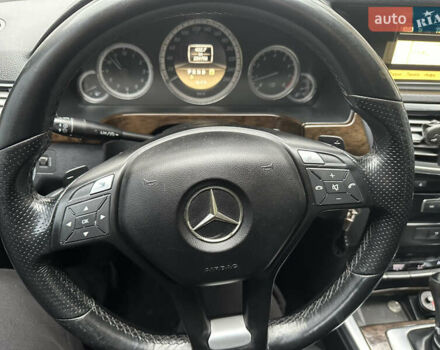 Черный Мерседес Е-Класс, объемом двигателя 1.8 л и пробегом 257 тыс. км за 12500 $, фото 17 на Automoto.ua
