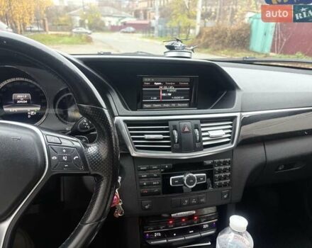 Черный Мерседес Е-Класс, объемом двигателя 2.14 л и пробегом 309 тыс. км за 15000 $, фото 17 на Automoto.ua