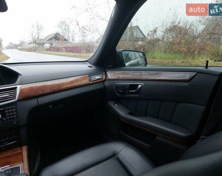 Черный Мерседес Е-Класс, объемом двигателя 3.5 л и пробегом 243 тыс. км за 16000 $, фото 22 на Automoto.ua