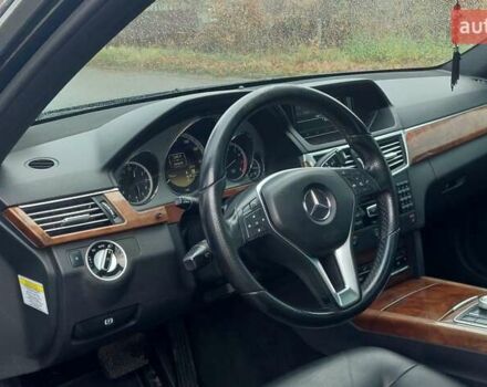 Черный Мерседес Е-Класс, объемом двигателя 3.5 л и пробегом 243 тыс. км за 16000 $, фото 23 на Automoto.ua