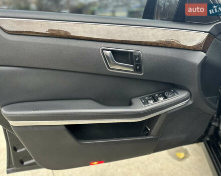 Черный Мерседес Е-Класс, объемом двигателя 1.8 л и пробегом 257 тыс. км за 12500 $, фото 10 на Automoto.ua