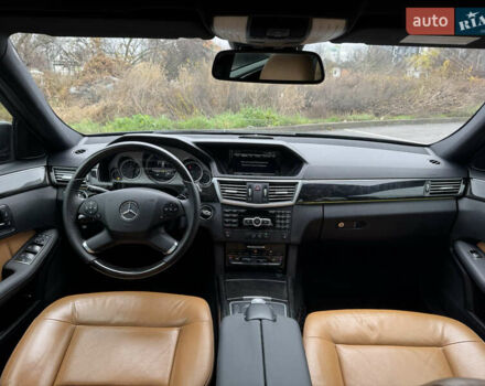 Черный Мерседес Е-Класс, объемом двигателя 2.2 л и пробегом 333 тыс. км за 13600 $, фото 14 на Automoto.ua
