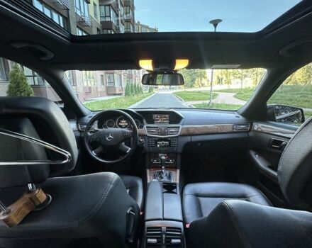 Чорний Мерседес Е-Клас, об'ємом двигуна 1.8 л та пробігом 258 тис. км за 12200 $, фото 5 на Automoto.ua